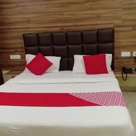 Hotel O Cloud 9 Zirakpur Exterior photo