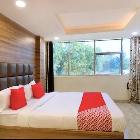 Hotel O Cloud 9 Zirakpur Exterior photo